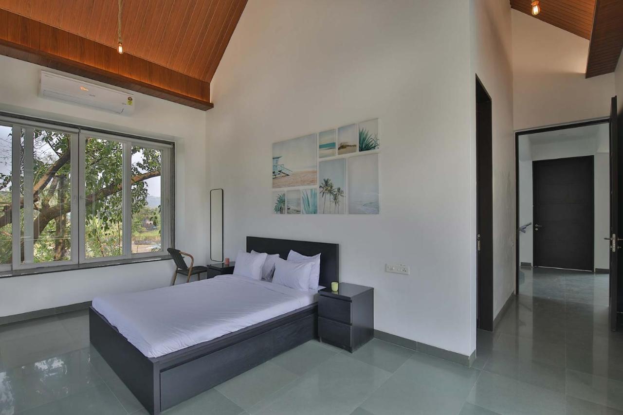 Twilight Grove By Stayvista - Pool- View Villa With Manicured Lawn, Contemporary Interiors & Home Theatre Karjat Ngoại thất bức ảnh