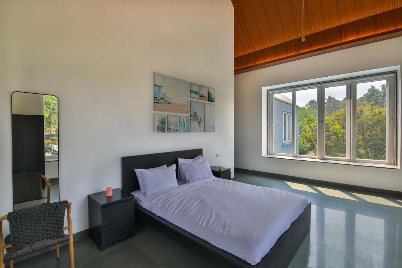 Twilight Grove By Stayvista - Pool- View Villa With Manicured Lawn, Contemporary Interiors & Home Theatre Karjat Ngoại thất bức ảnh