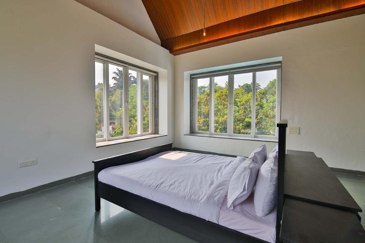 Twilight Grove By Stayvista - Pool- View Villa With Manicured Lawn, Contemporary Interiors & Home Theatre Karjat Ngoại thất bức ảnh