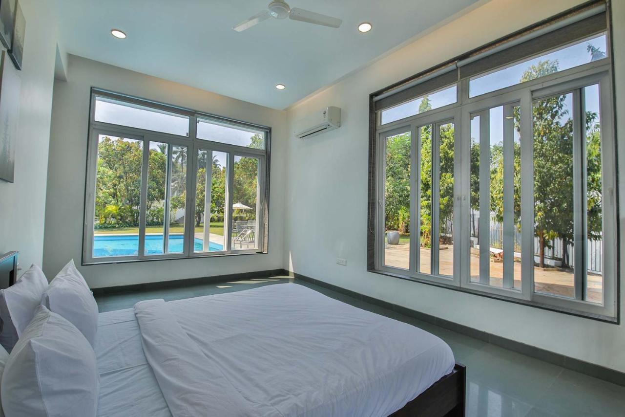 Twilight Grove By Stayvista - Pool- View Villa With Manicured Lawn, Contemporary Interiors & Home Theatre Karjat Ngoại thất bức ảnh